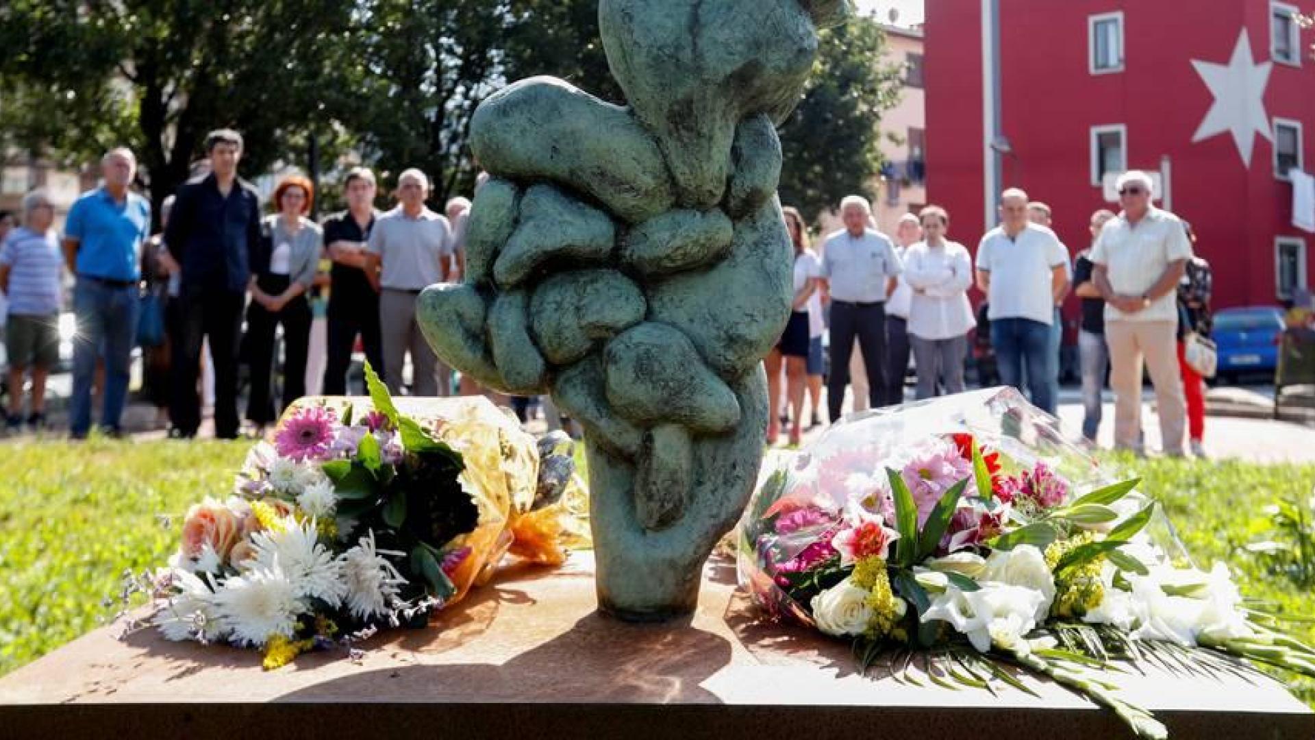 Vecinos de Andoain recuerdan a Juvenal Villafañe asesinado por ETA en 1993