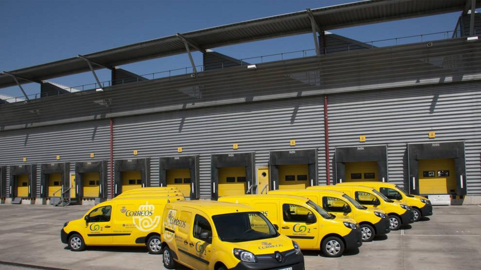 Correos incrementa su flota en Navarra con tres nuevas furgonetas