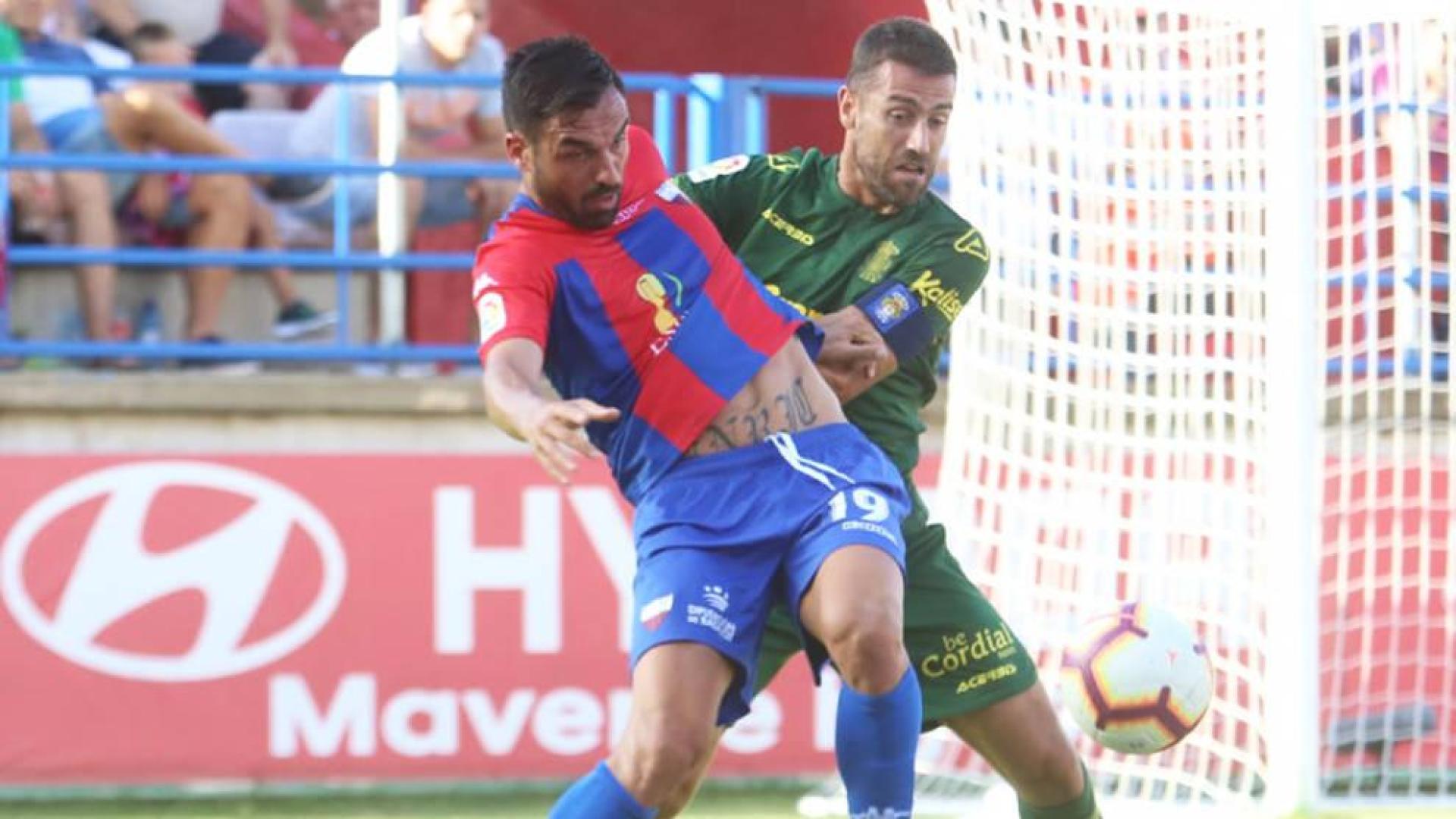 Sólo la UD Las Palmas aguanta el tirón del Málaga
