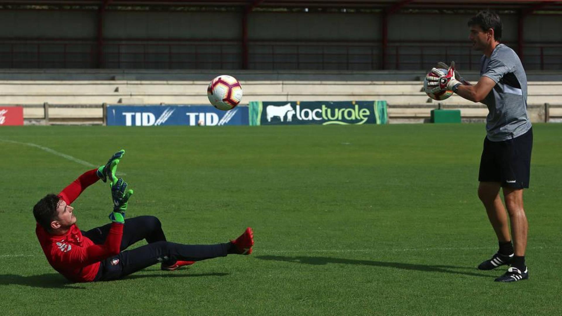 Sergio Herrera comienza a entrenar sobre el césped de Tajonar
