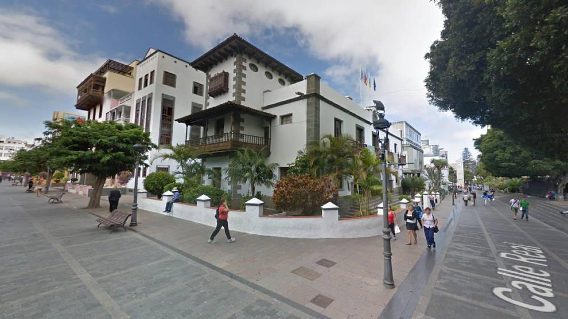 Una mujer, en estado grave tras ser rociada con alcohol por su pareja en La Palma