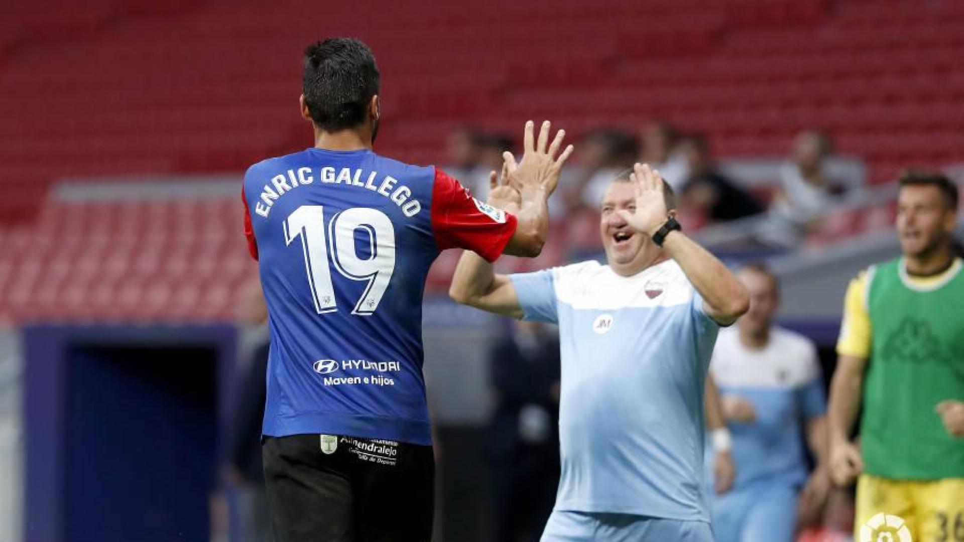 Enric Gallego impulsa al Extremadura hacia su primera victoria