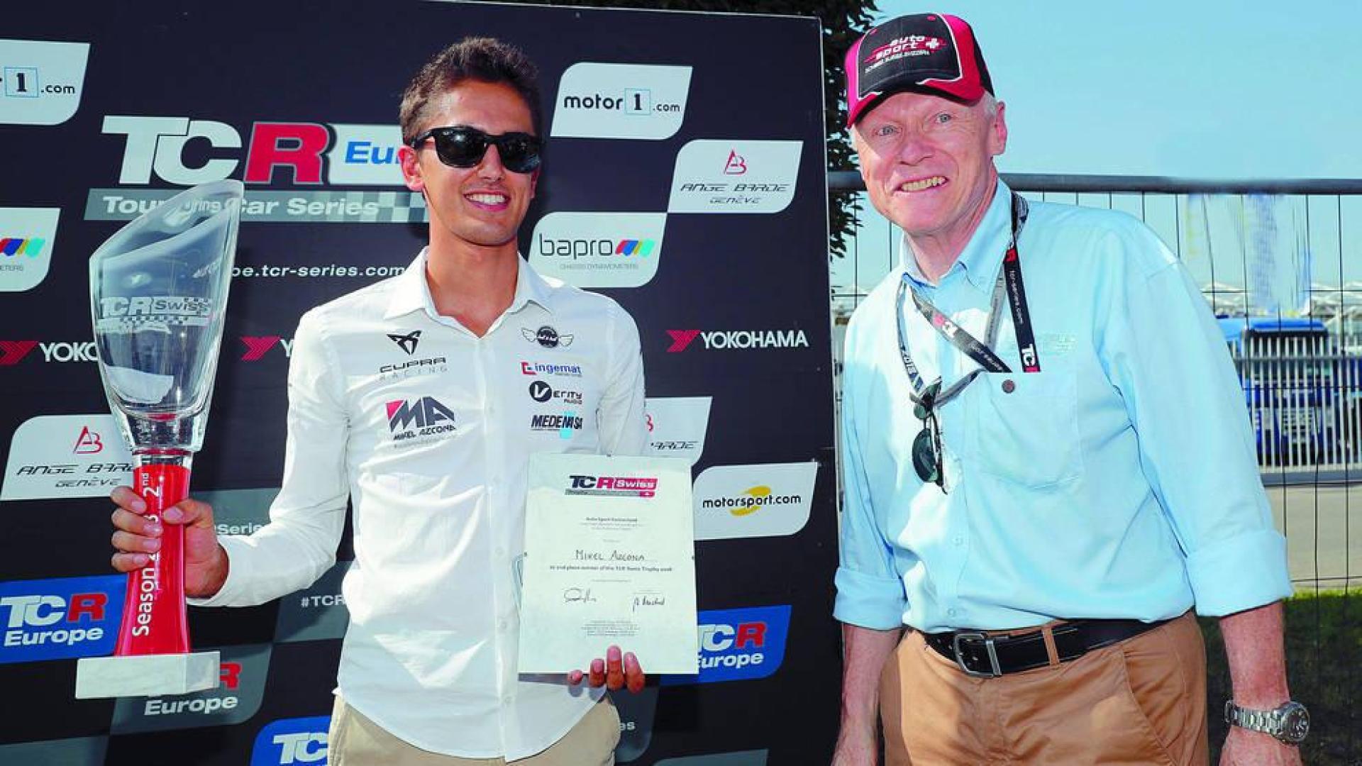 Azcona llega líder destacado a la última cita del TCR Europe