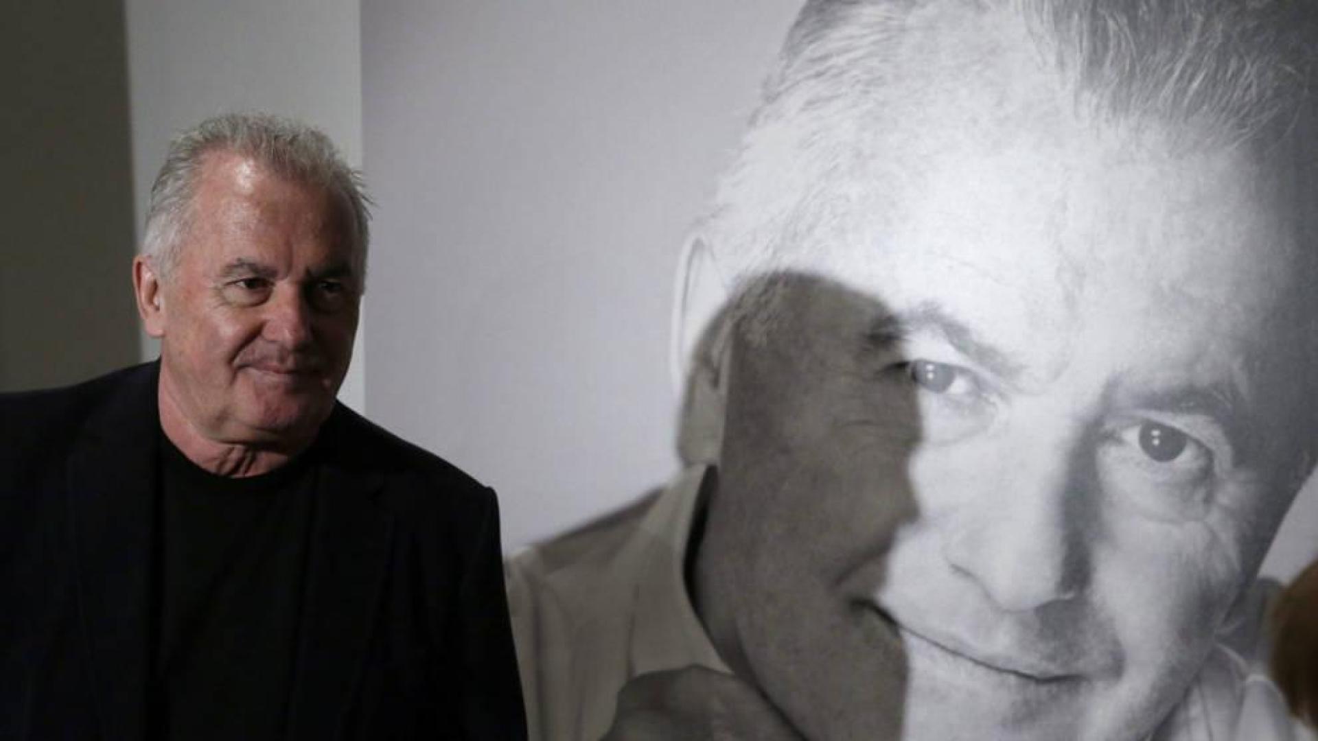 Víctor Manuel edita sus memorias 'Antes de que sea tarde'