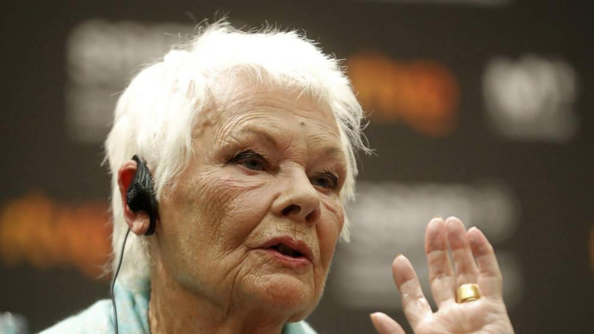 Judi Dench apoya a Kevin Spacey: "Es mi amigo y es un buen actor"