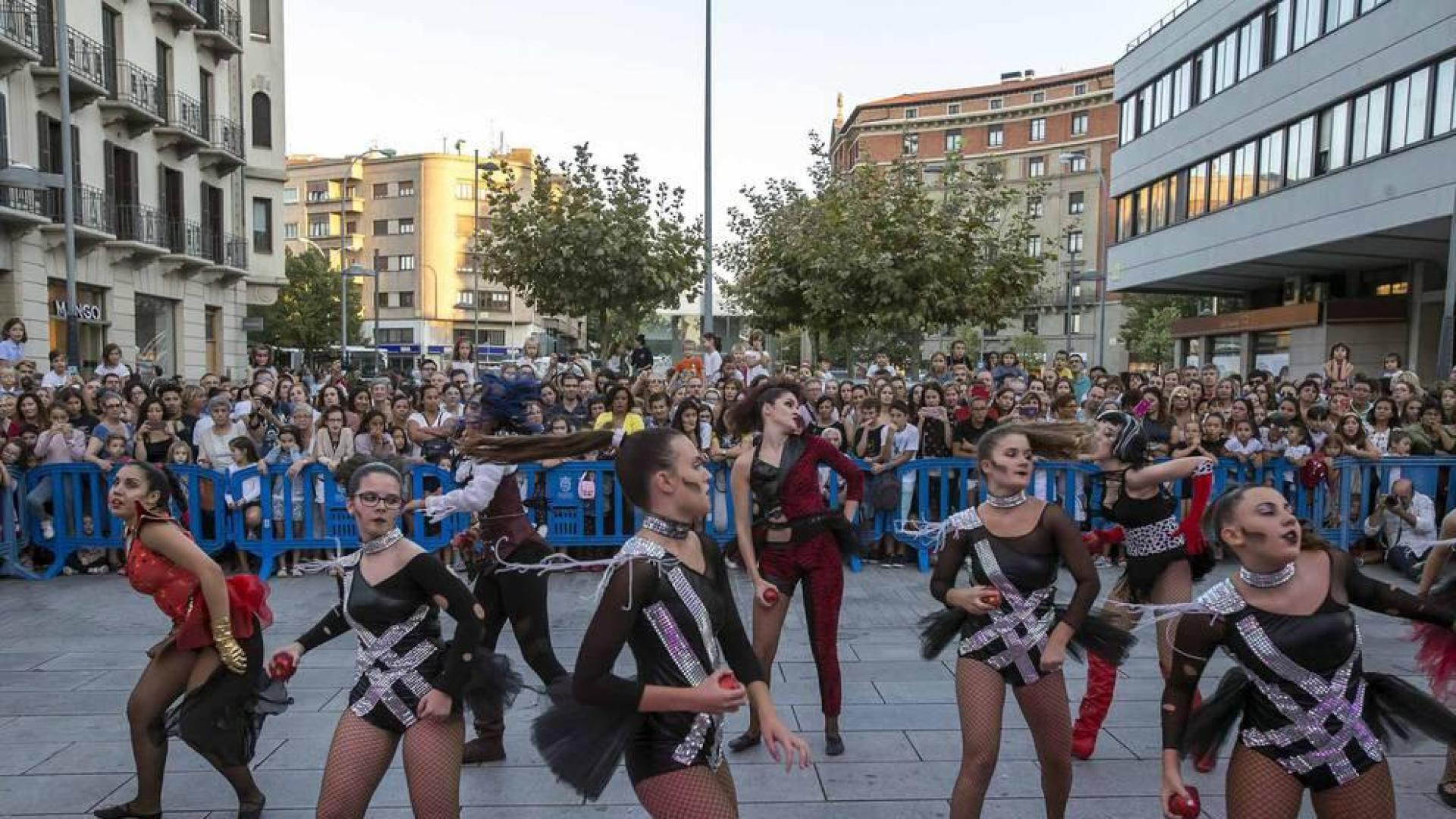 Comercios del Ensanche pamplonés celebraron este viernes, 28 de septiembre, una edición más de Ensanche la nuit