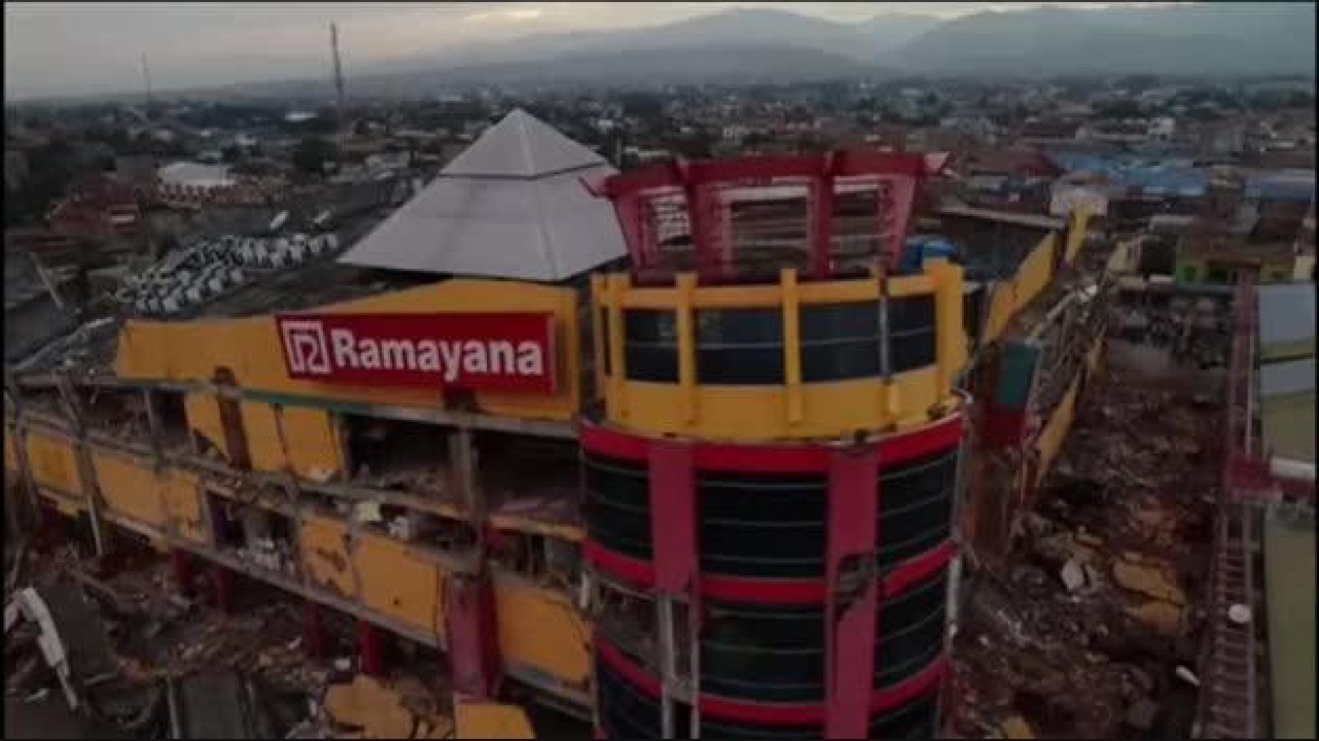 Un dron captura desde el aire la devastación en Indonesia tras el tsunami