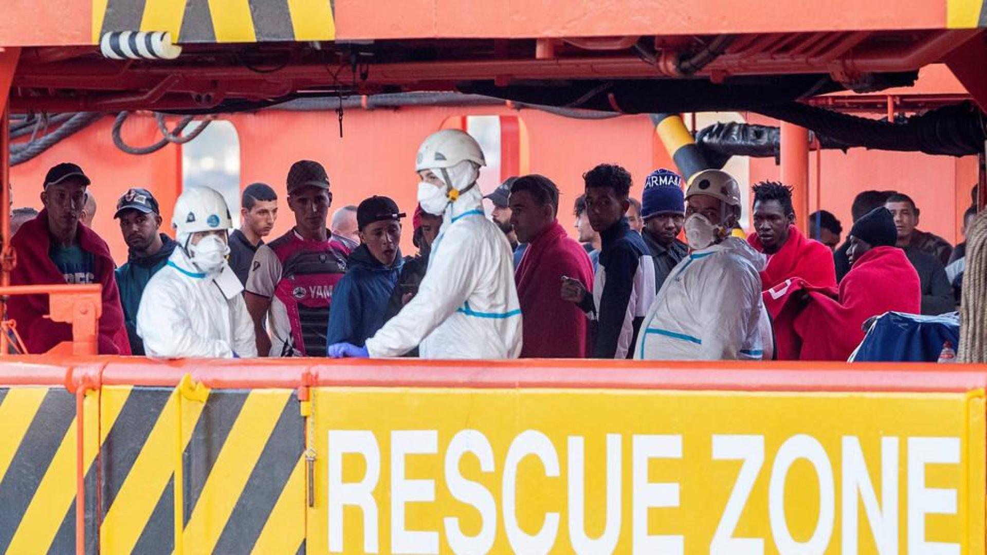 Rescatan a 56 inmigrantes llegados a bordo de 5 pateras a las costas de Murcia