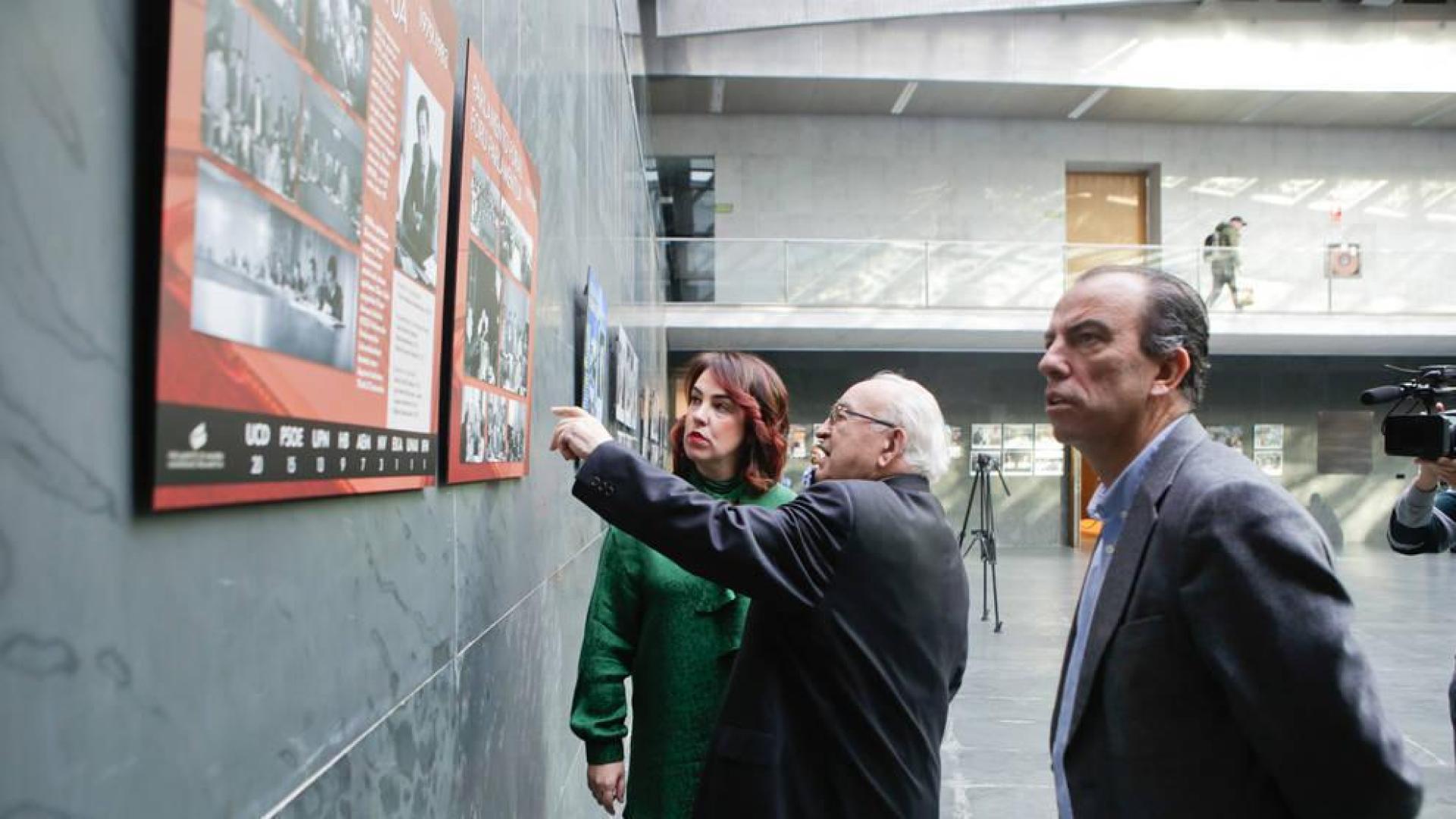 Azagra acoge la exposición itinerante 'Imágenes para un Parlamento'