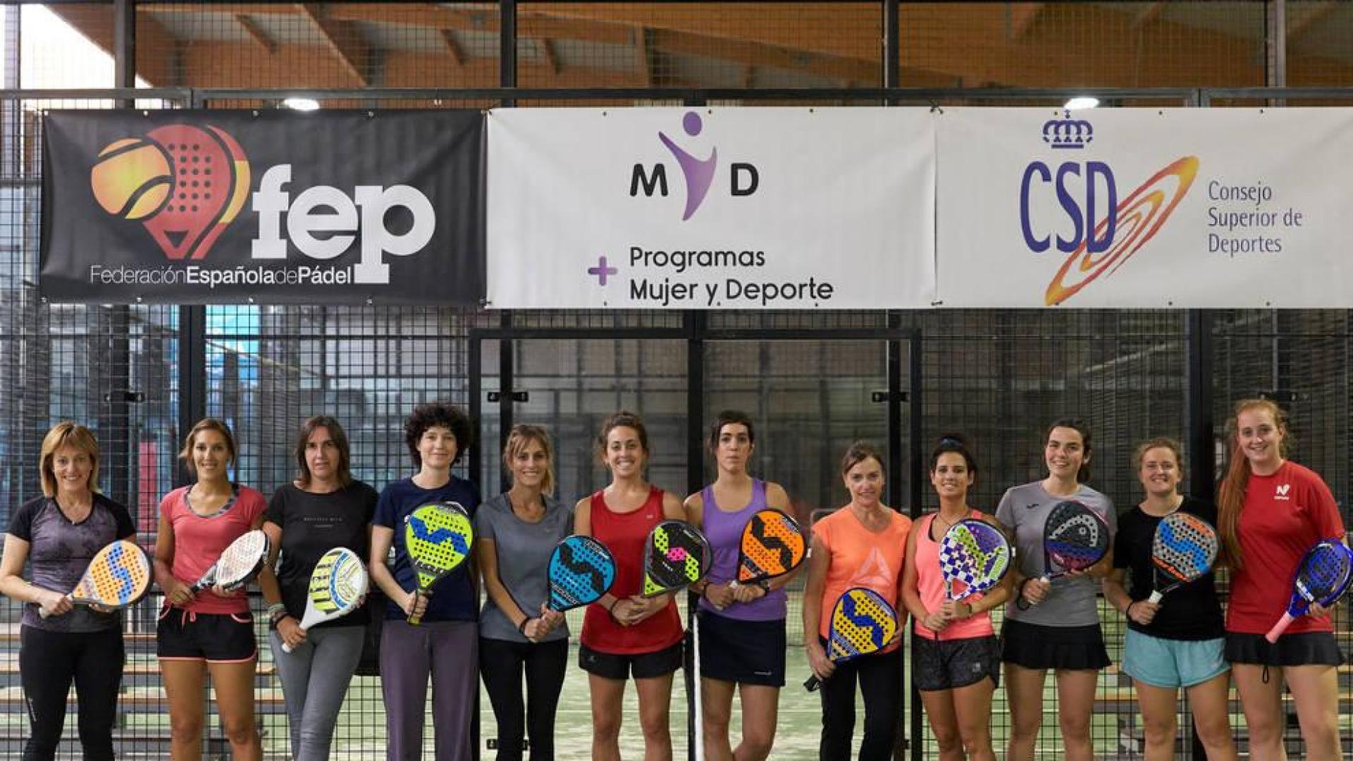 Navarra Pádel Máster Club acogió las jornadas 'Pádel en Femenino'