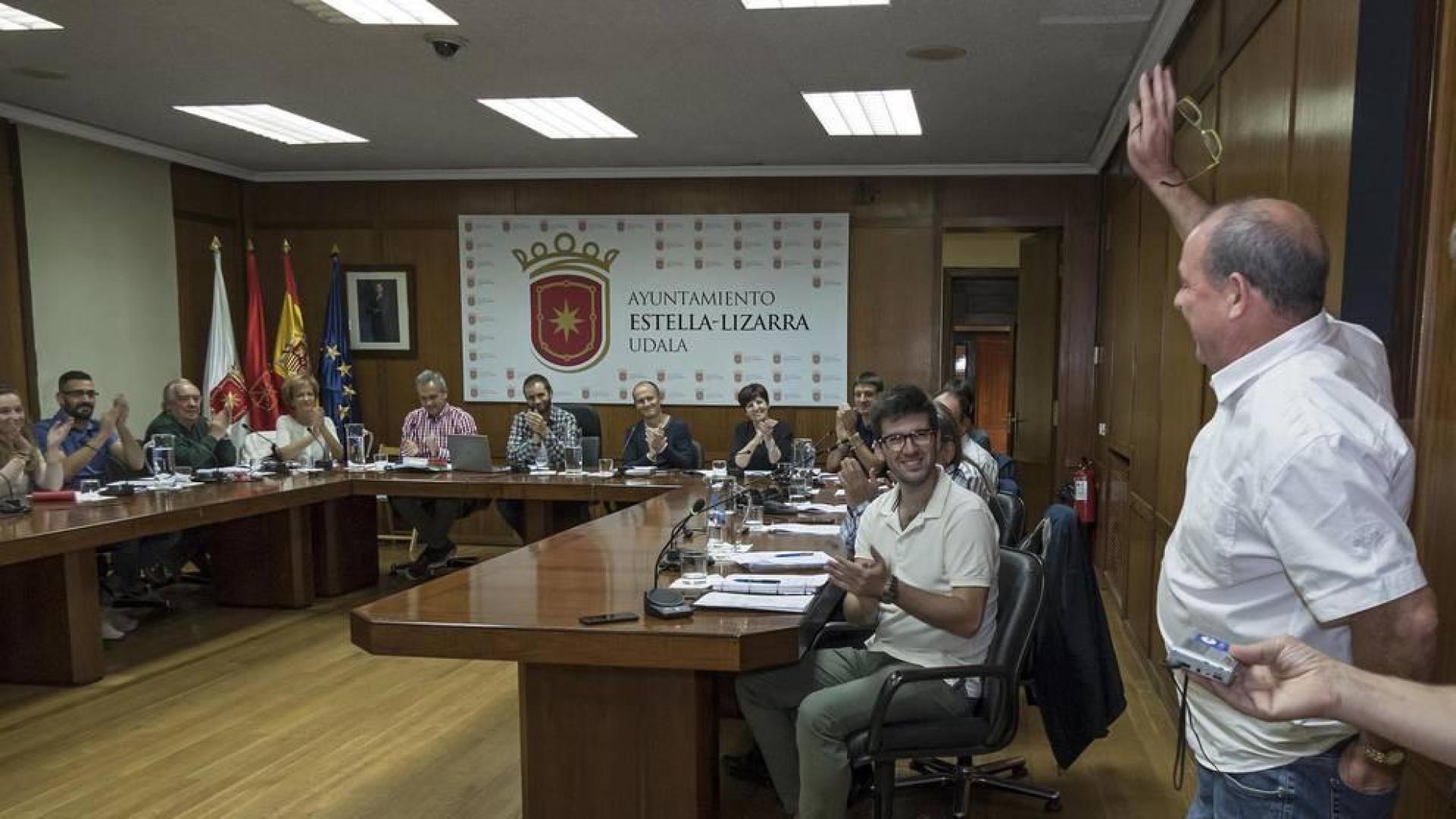 El tripartito pone fin a la zona azul en Estella con el voto en contra de UPN y PSN