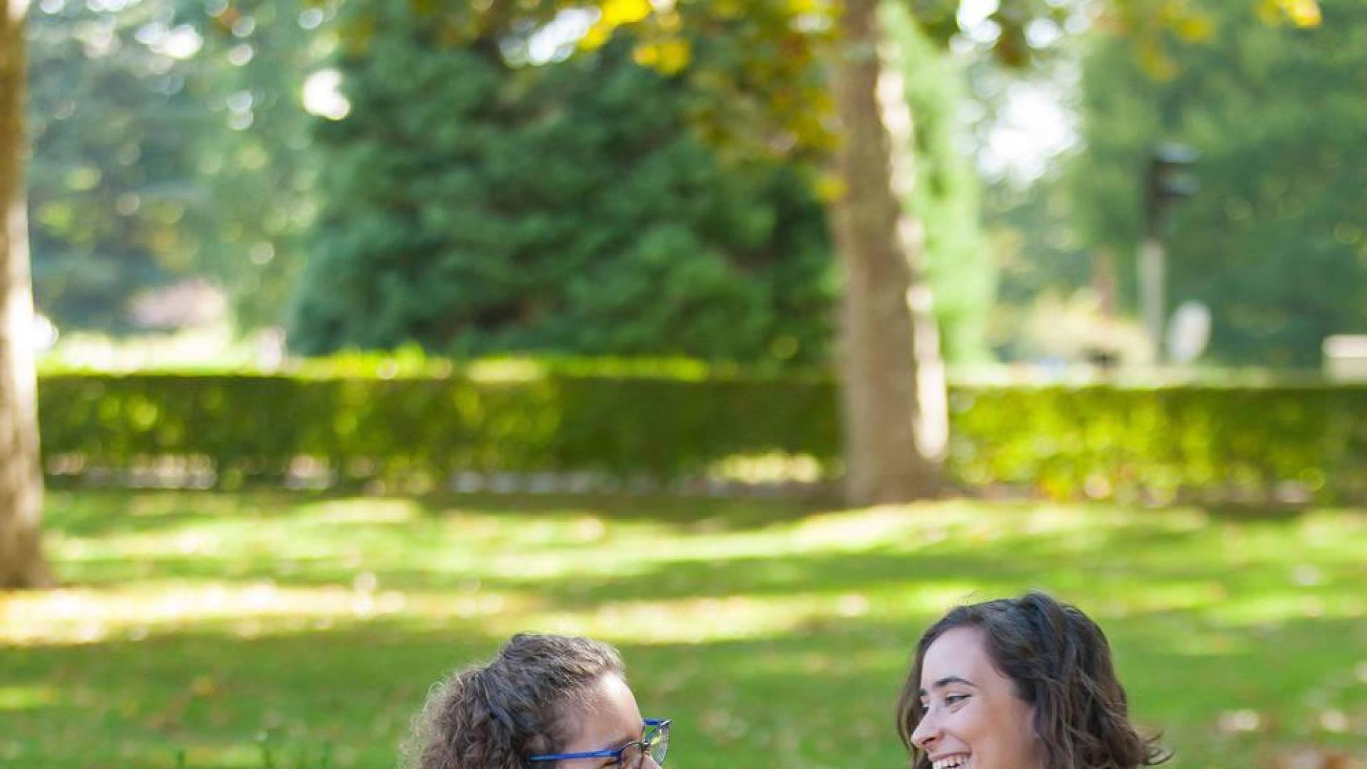 María Frutos y Ana Saera, alumnas con discapacidad: “Aportamos en clase una visión diferente”