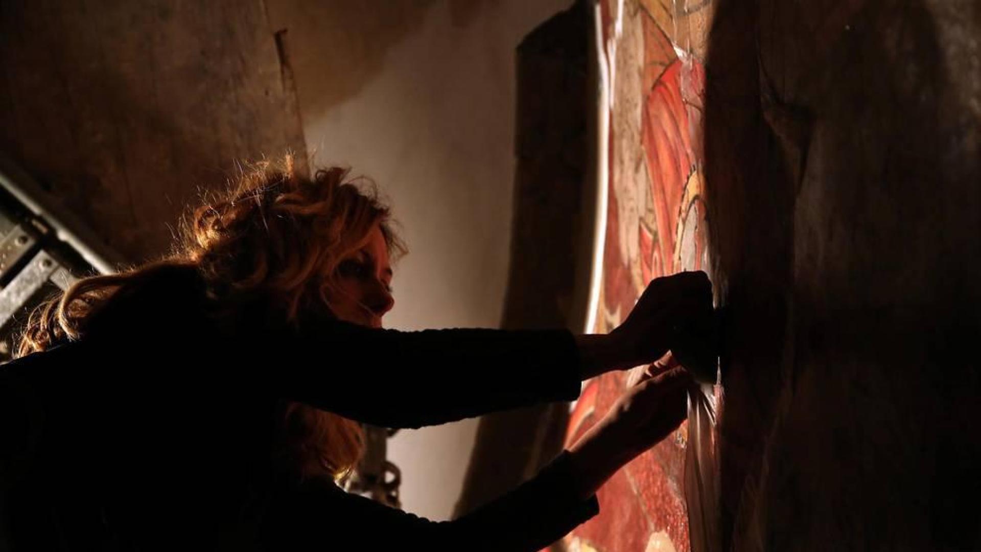 Arsus Paper ya está colocando en la iglesia la reproducción de sus pinturas murales
