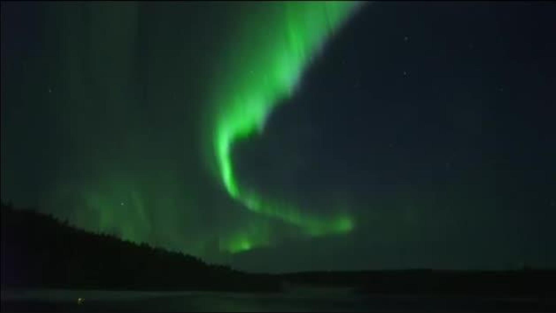 Las auroras boreales iluminan el cielo de la Laponia finlandesa