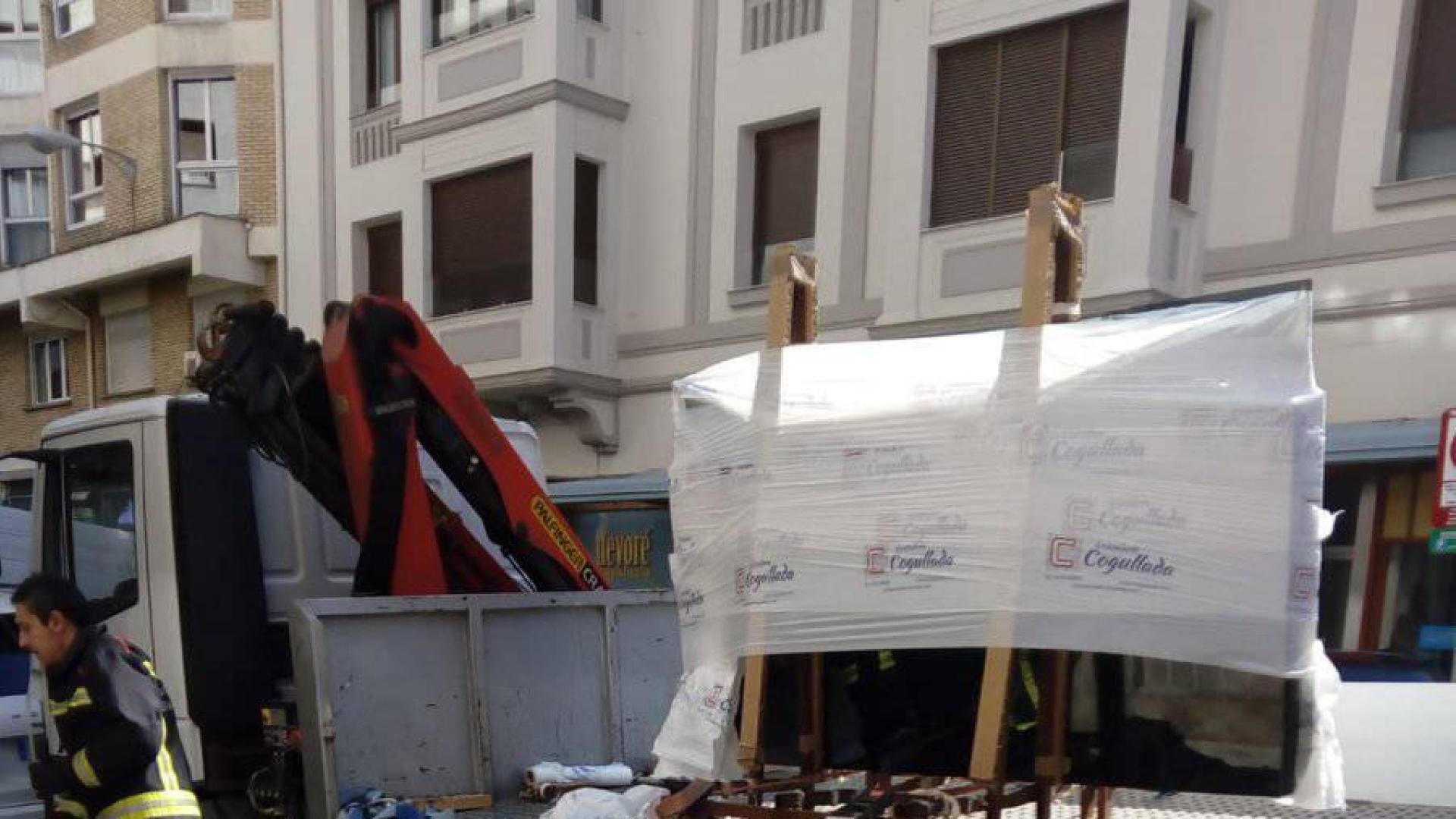 Tres heridos en un accidente laboral en Pamplona