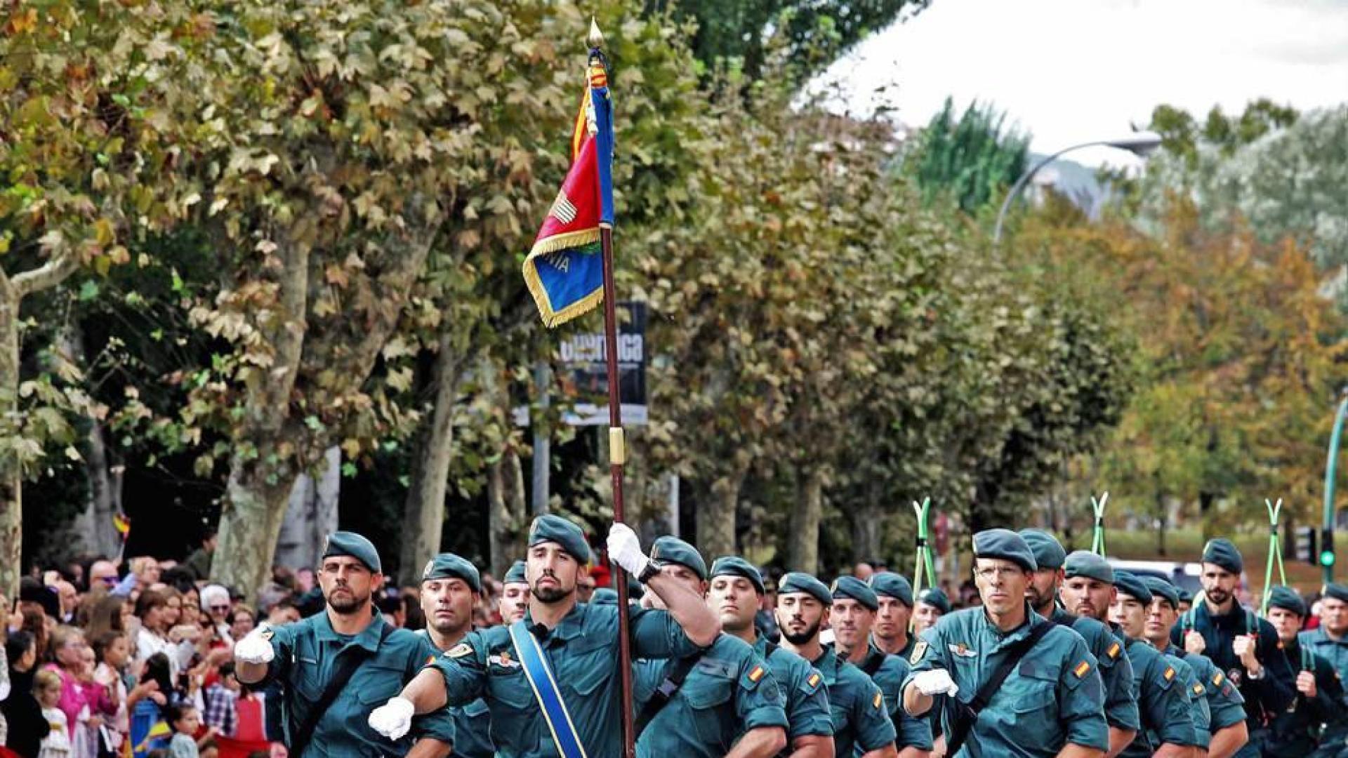 Fotos del día de la patrona de la Guardia Civil en Pamplona.