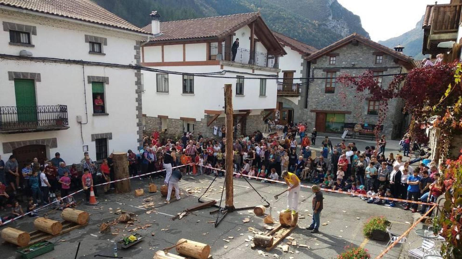 Otoño y madera, fiesta en el Pirineo