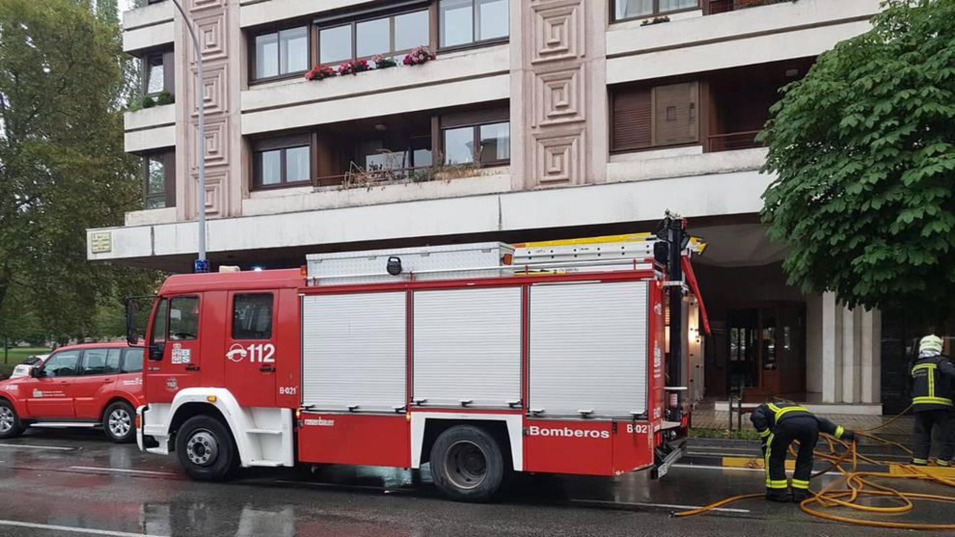 Trasladada una persona por un incendio en una cocina en el barrio de Iturrama