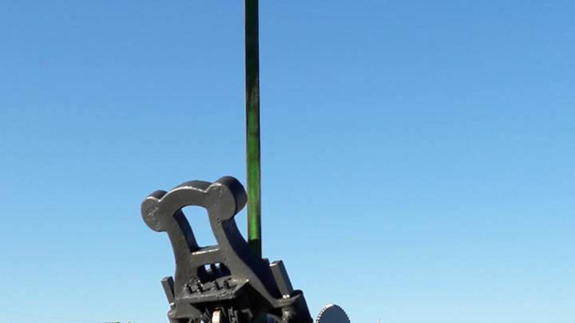 Imagen de una de las nuevas campanas, con Ablitas al fondo.