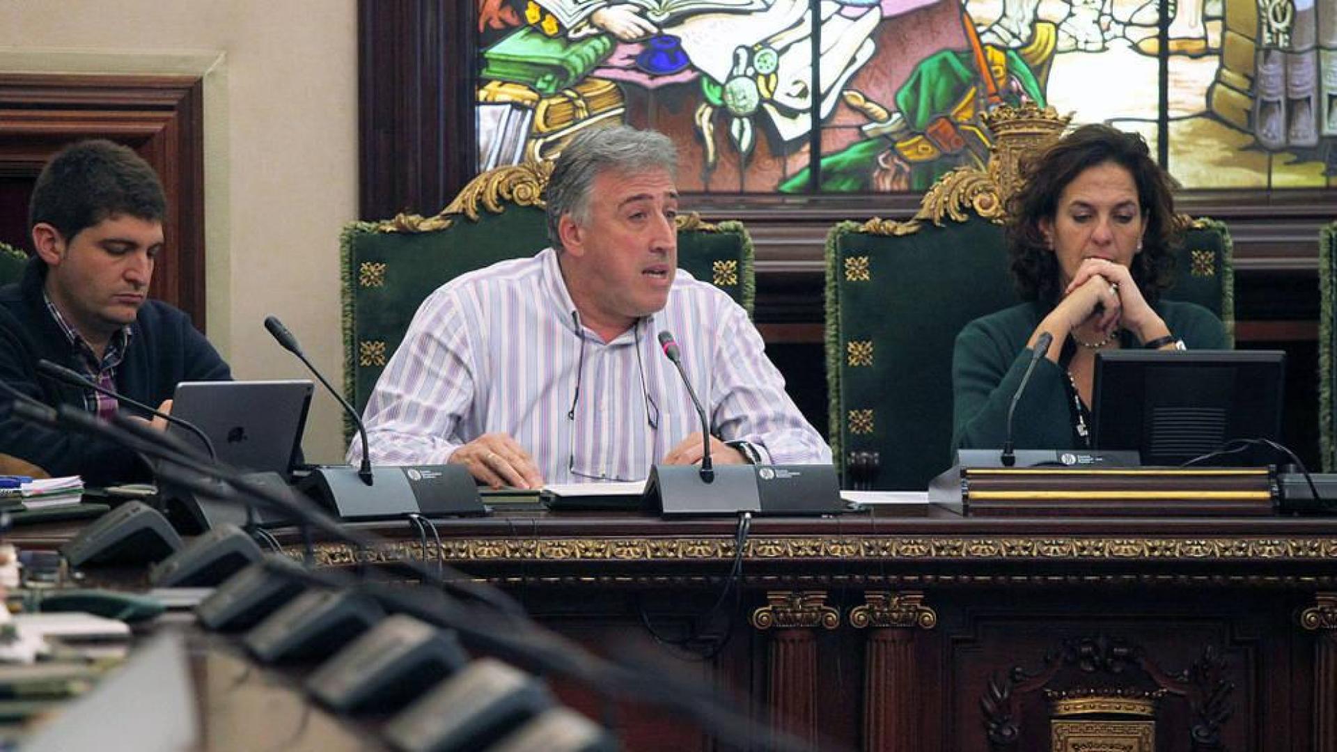 Rechazadas dos declaraciones contra la "politización" de las fiestas de San Fermín Txikito