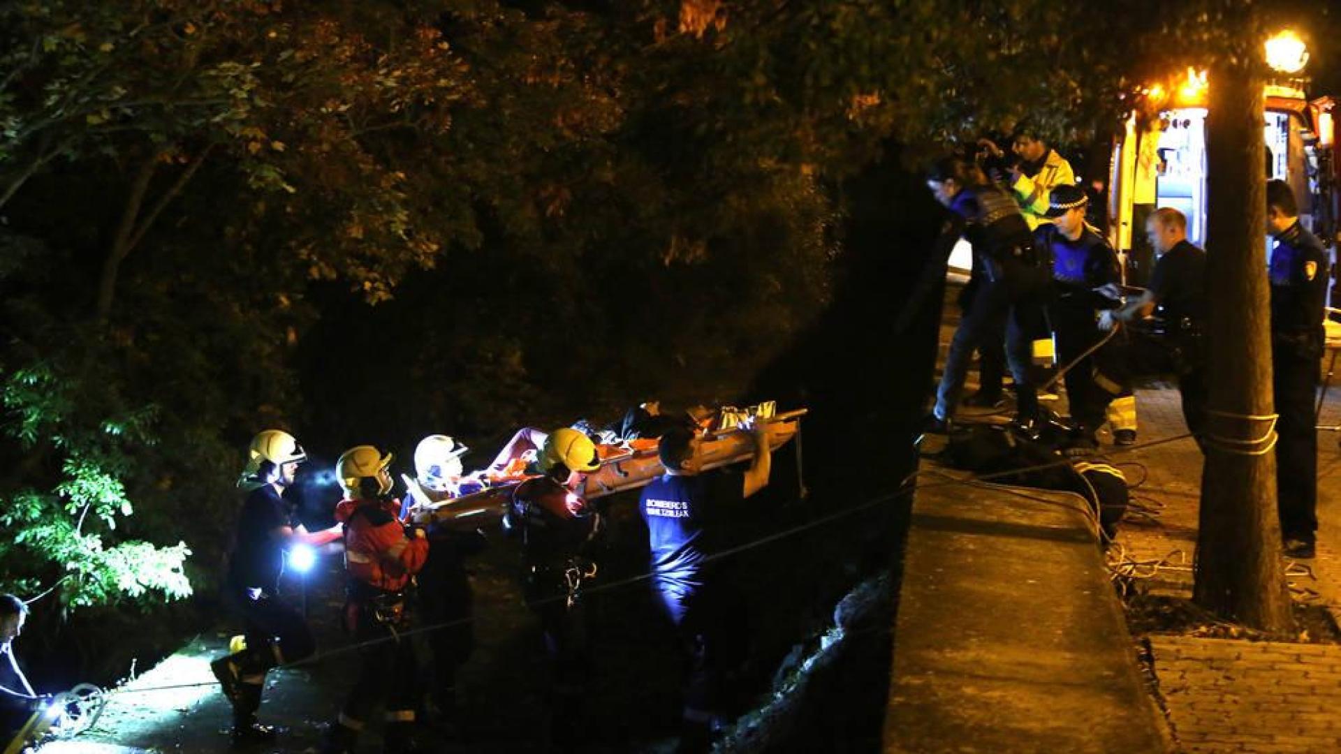 Rescatada una mujer tras caer anoche por un talud en Echavacoiz