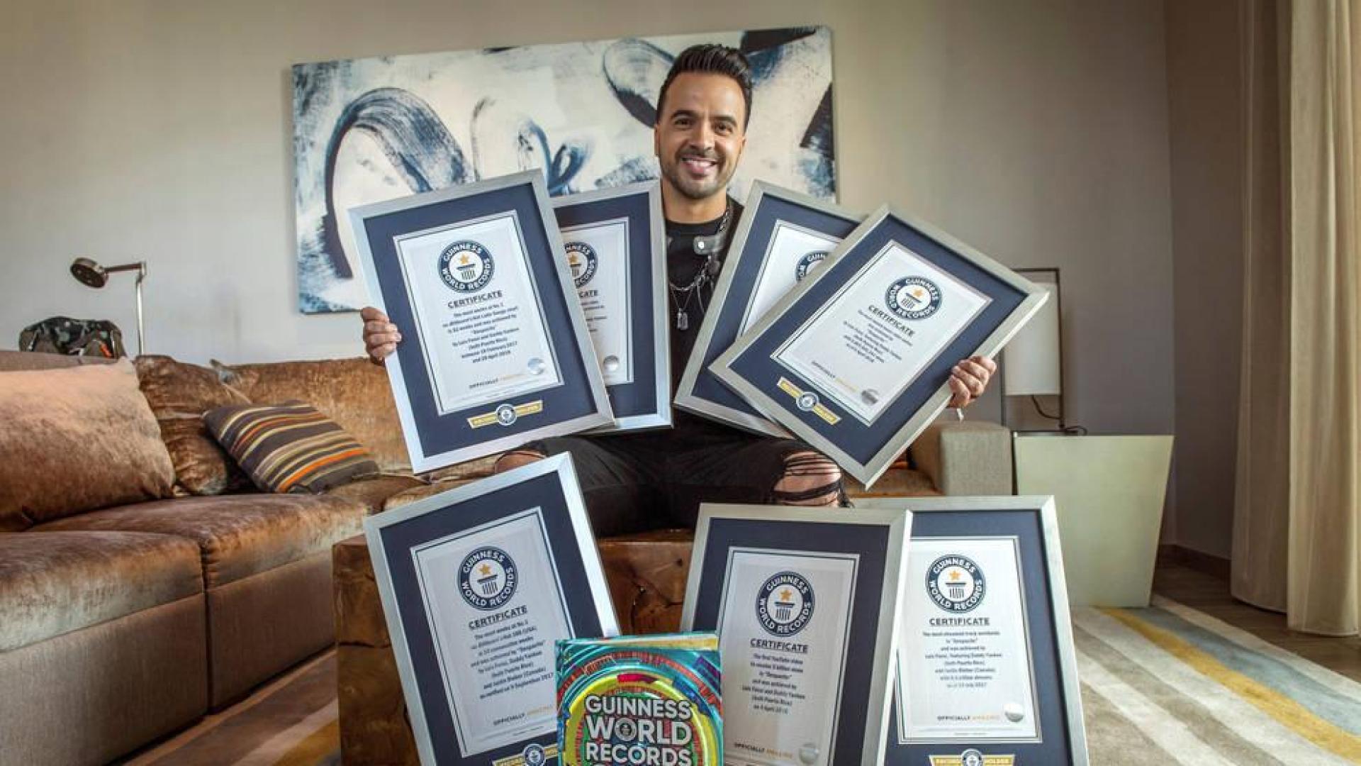 'Despacito' da a Luis Fonsi siete récords Guinness