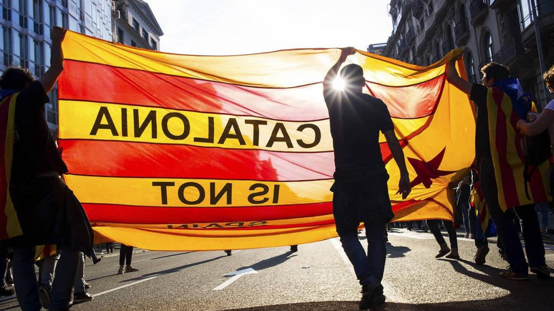El vértigo invade al independentismo en vísperas de declarar la secesión