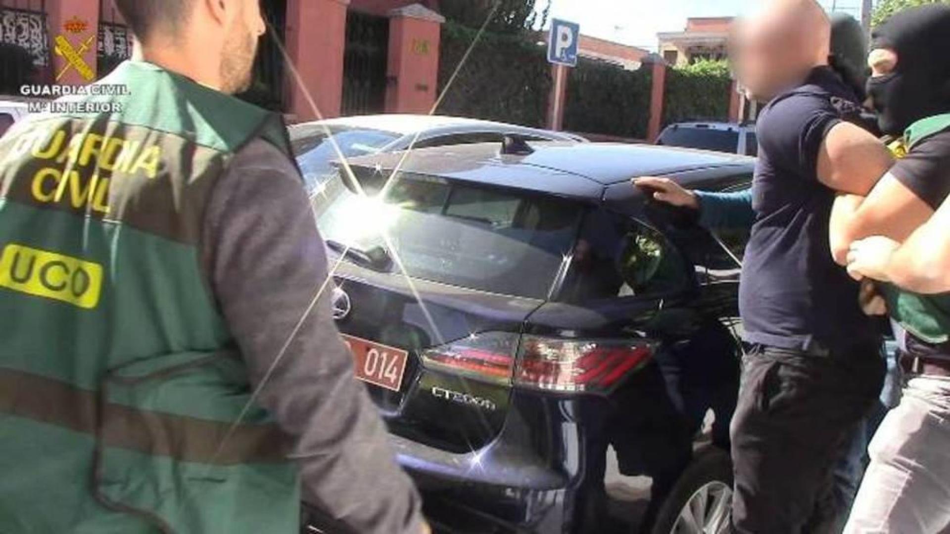 Cae un "lobo solitario" y falso diplomático que robaba coches en 20 segundos