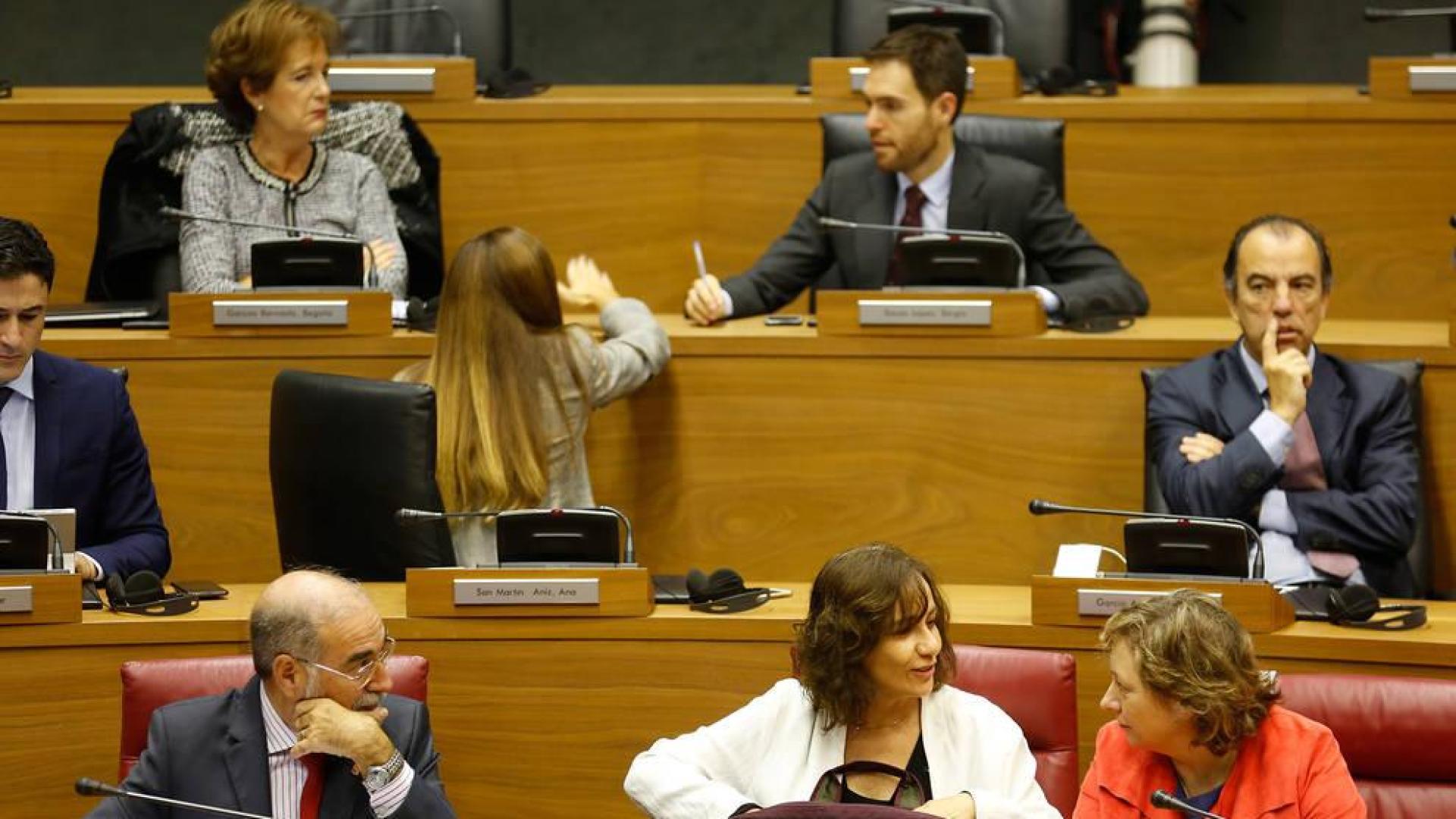 El Parlamento aprueba por unanimidad hacer efectivo el derecho a una vivienda digna