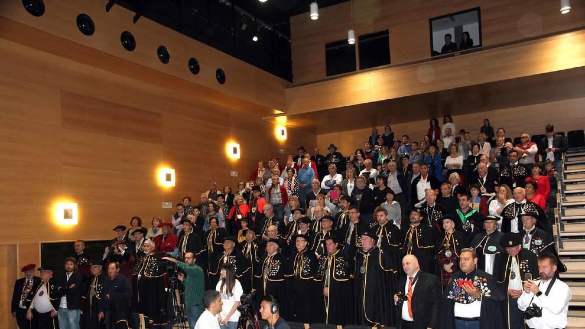 La localidad ribera acogió este sábado, 20 de octubre, la reunión anual de los cofrades.