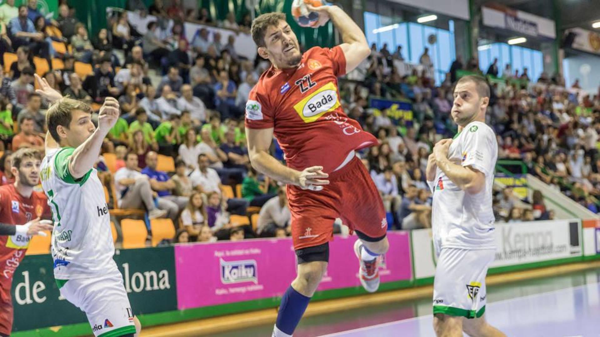 El Huesca impone su ritmo en Pamplona ante un impreciso Anaitasuna