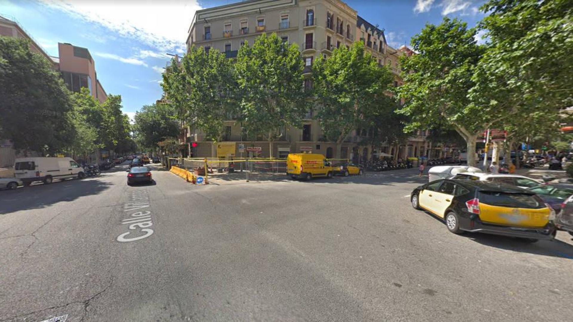 Muere un hombre atropellado por un autobús en el barrio del Eixample en Barcelona