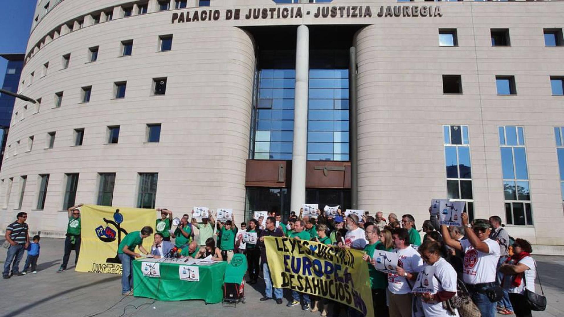 13 millones de personas tendrían que pleitear con sus bancos por las hipotecas