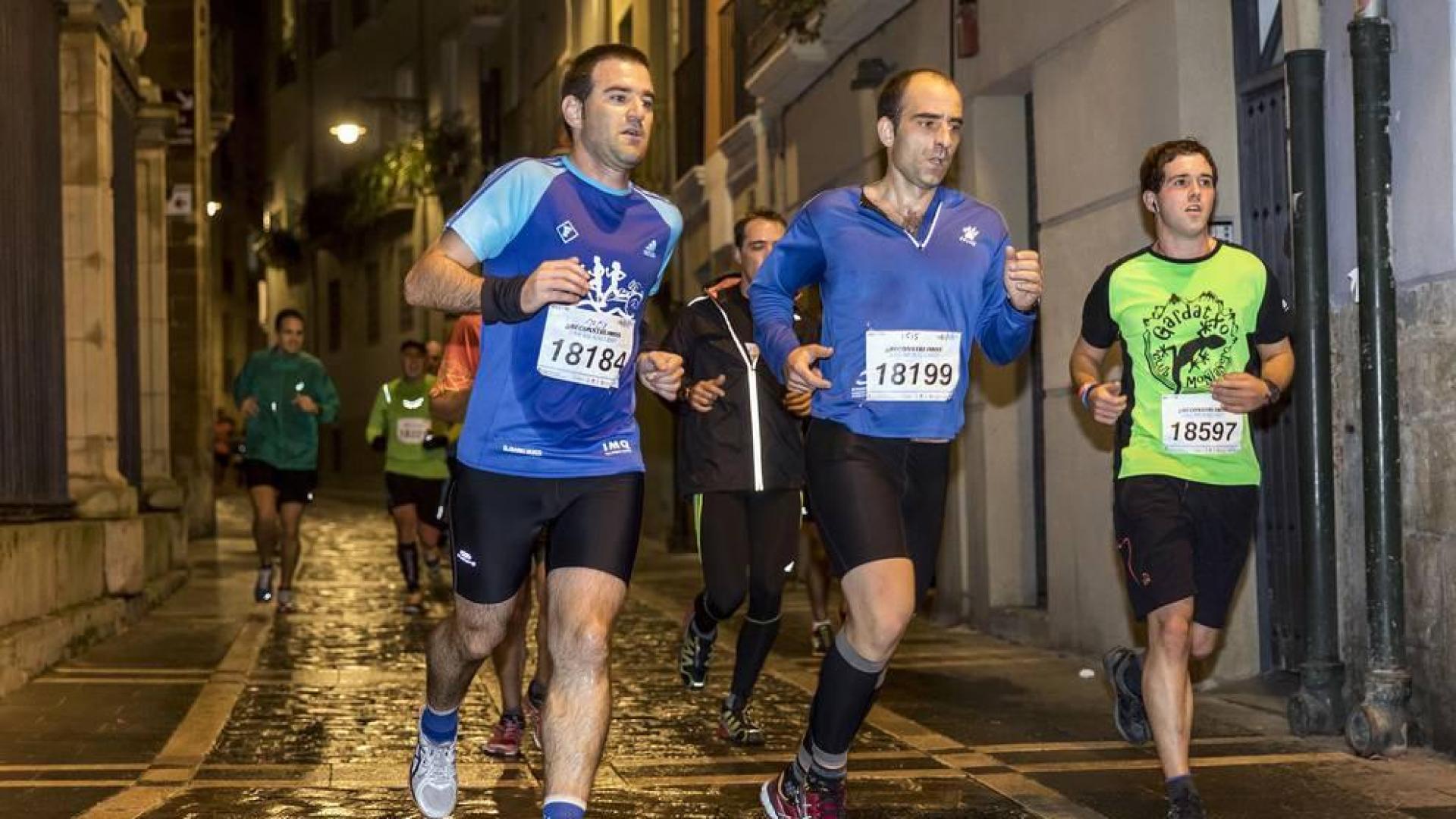 Más de 4.000 corredores tomaron este sábado Pamplona en la IV edición de la Carrera de las Murallas.