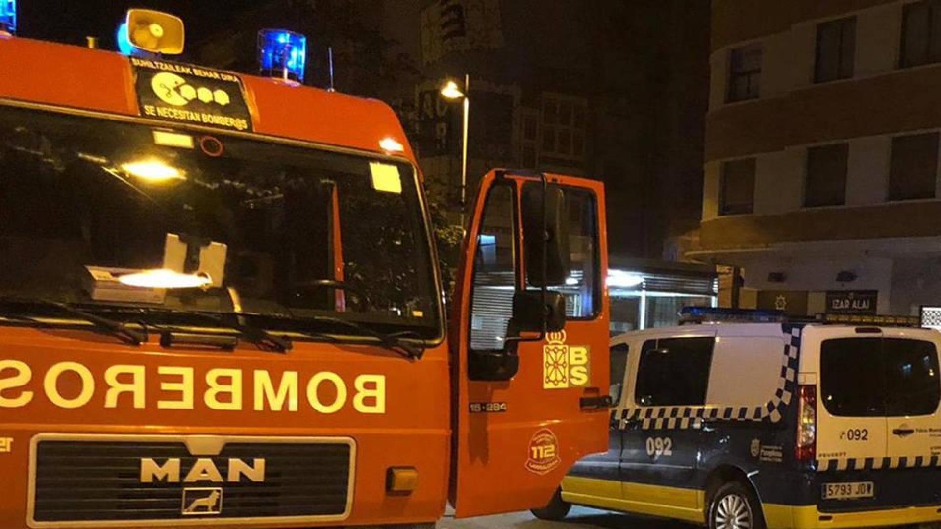 Tres heridos leves en Pamplona en un incendio en Carlos III