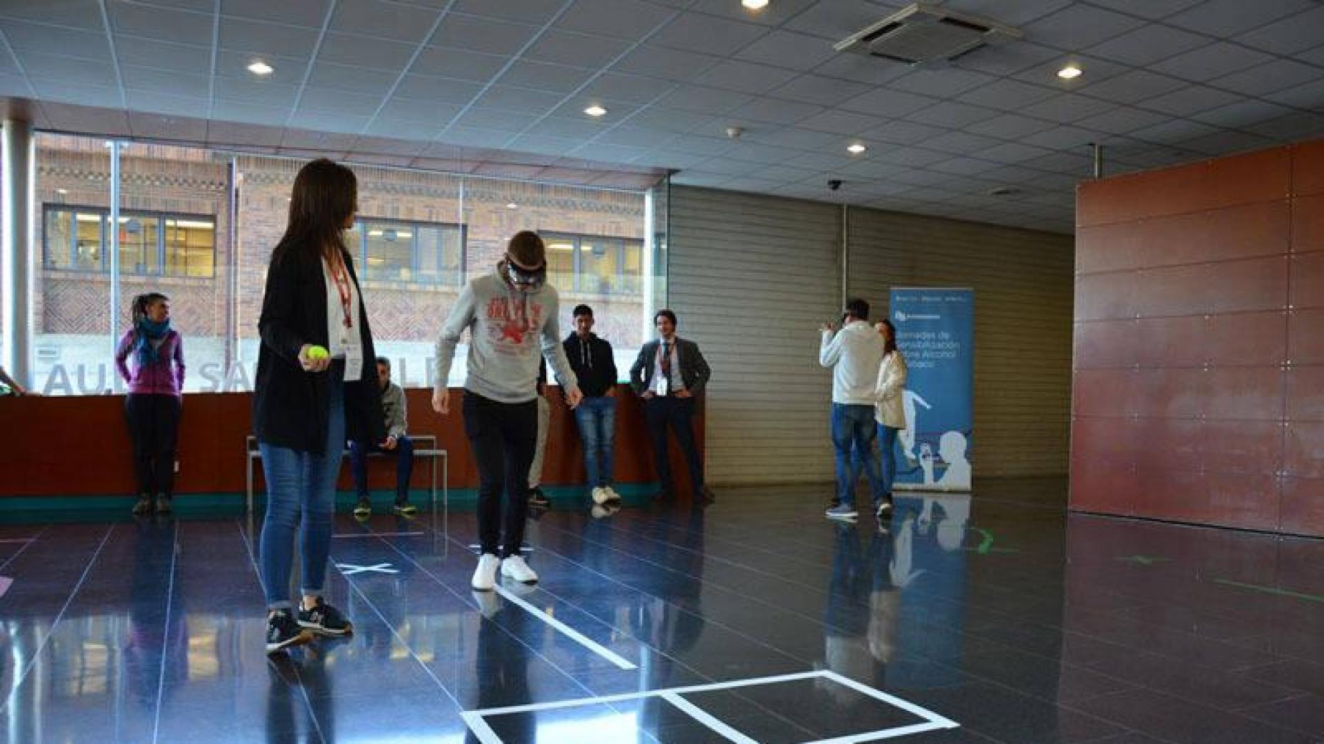 Estudiantes de Bachillerato experimentan los efectos del alcohol y tabaco en la UN