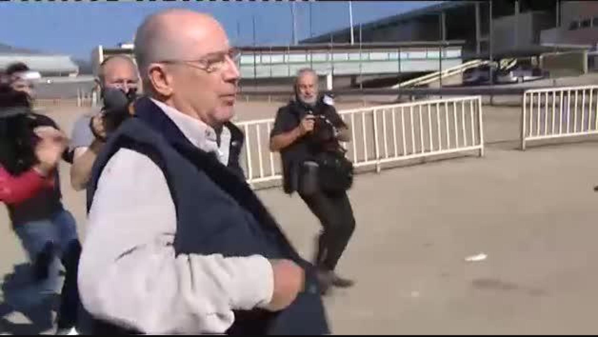 Rato entra en la cárcel y pide perdón "a la sociedad"