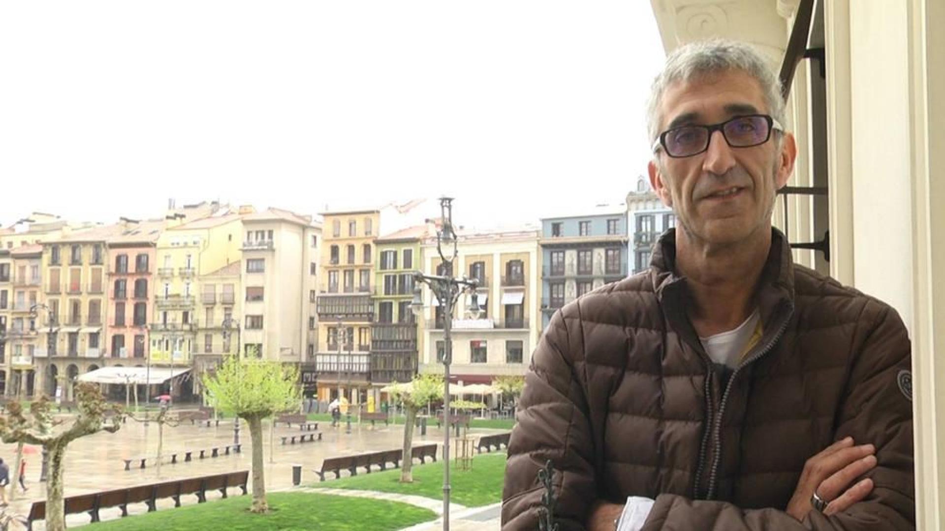 El neuropsicólogo Javier Tirapu y el Parlamento, 'Socios de Honor' de Hiru Hamabi