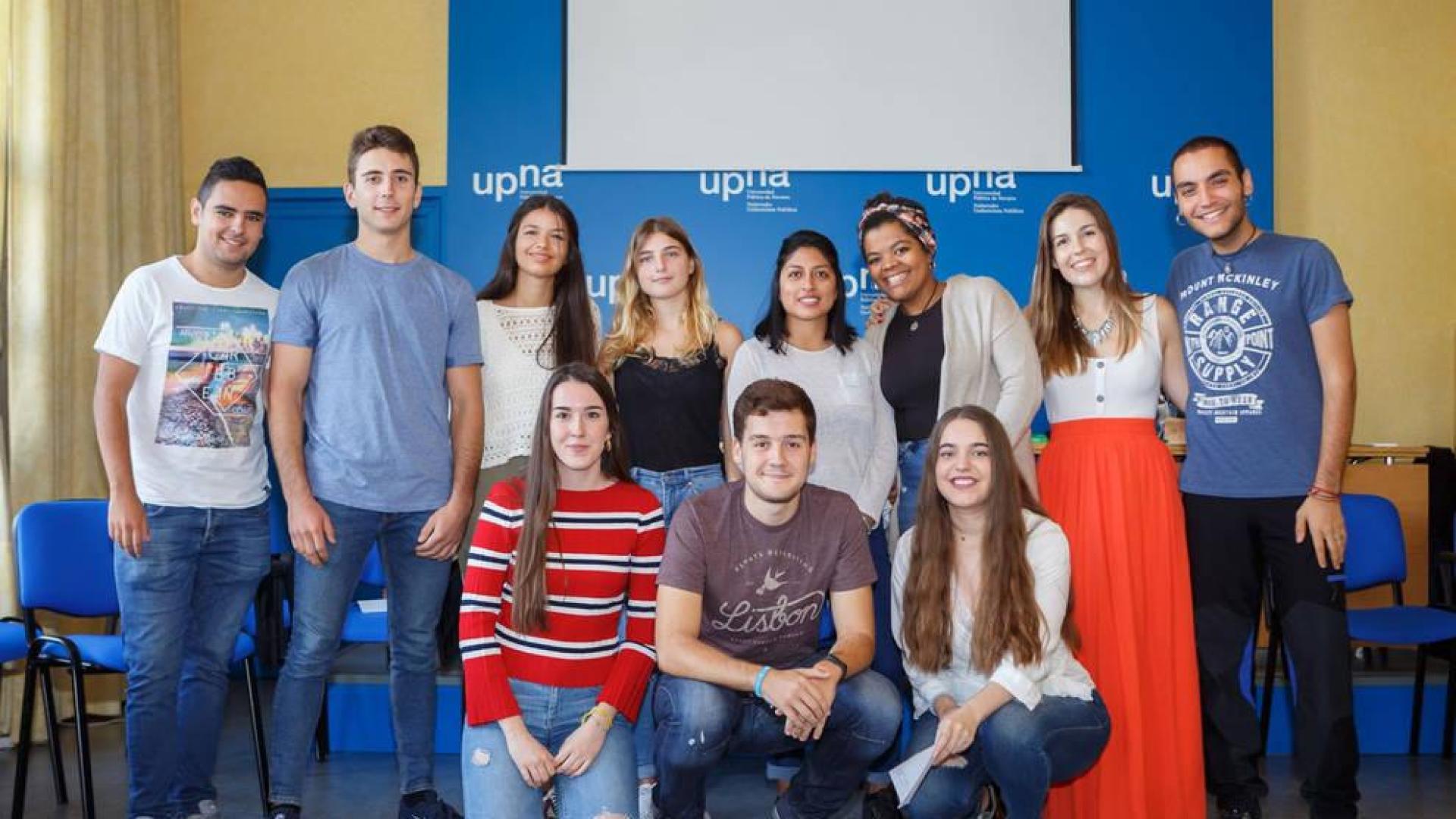 Doce estudiantes de la UPNA participan en el programa de acompañamiento a menores