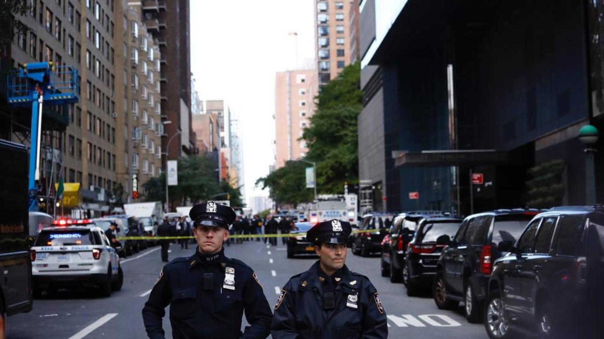 Investigan un paquete sospechoso en un local propiedad de Robert de Niro