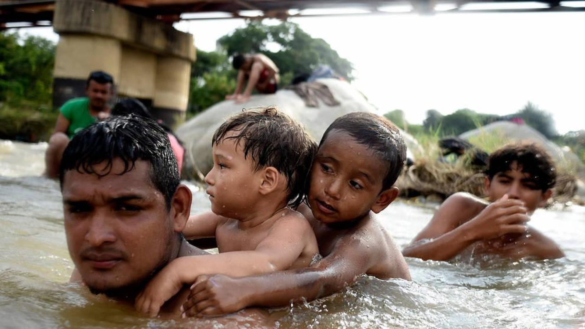 México lanza un plan para facilitar el refugio a los migrantes de caravana