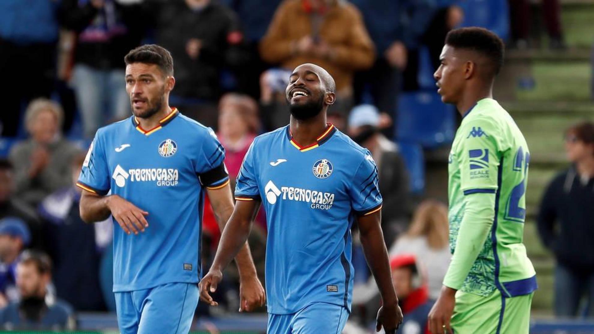 El Getafe baja al Betis de la nube