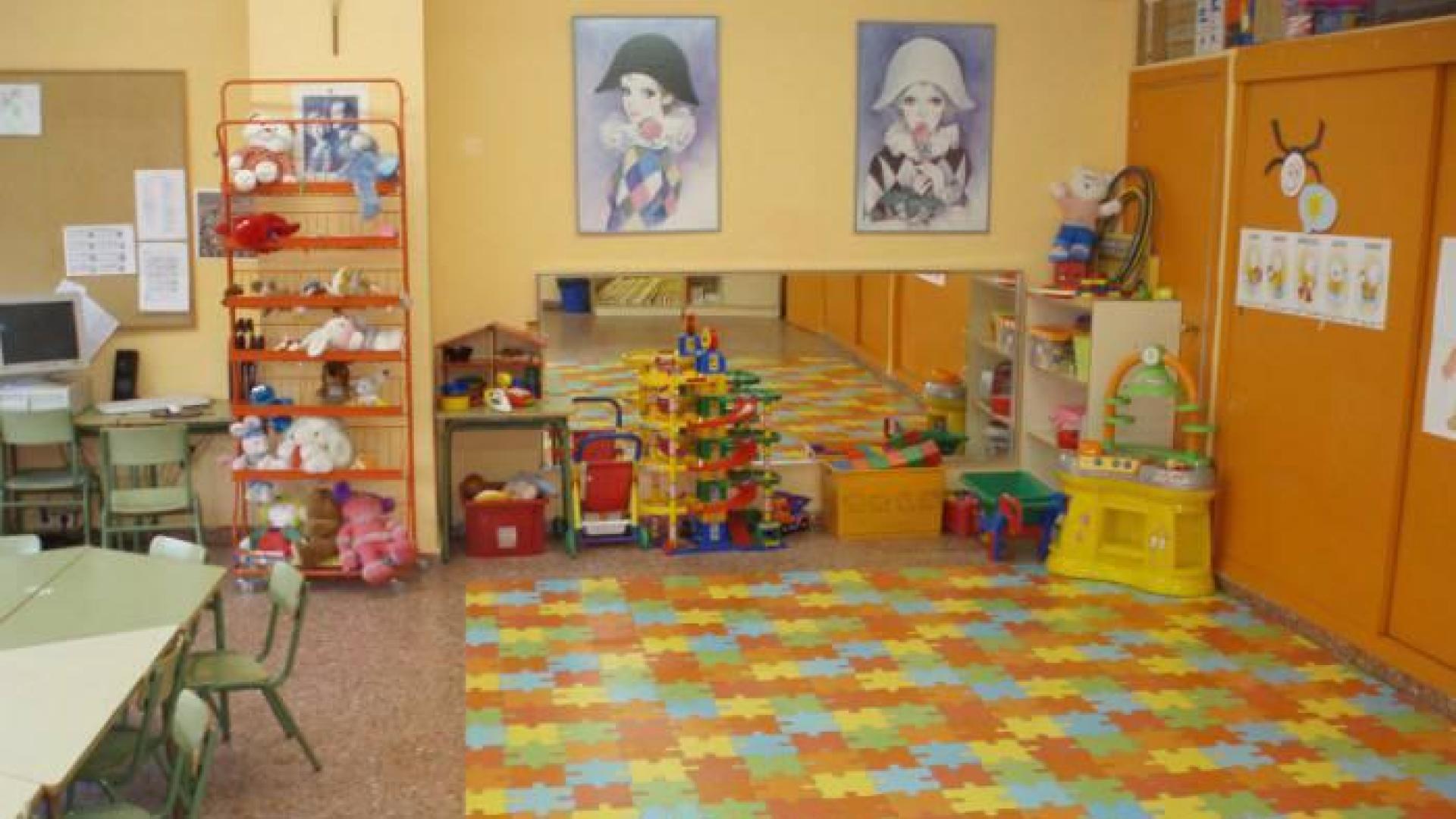 Familias, centros y patronales comienzan a movilizarse contra Skolae