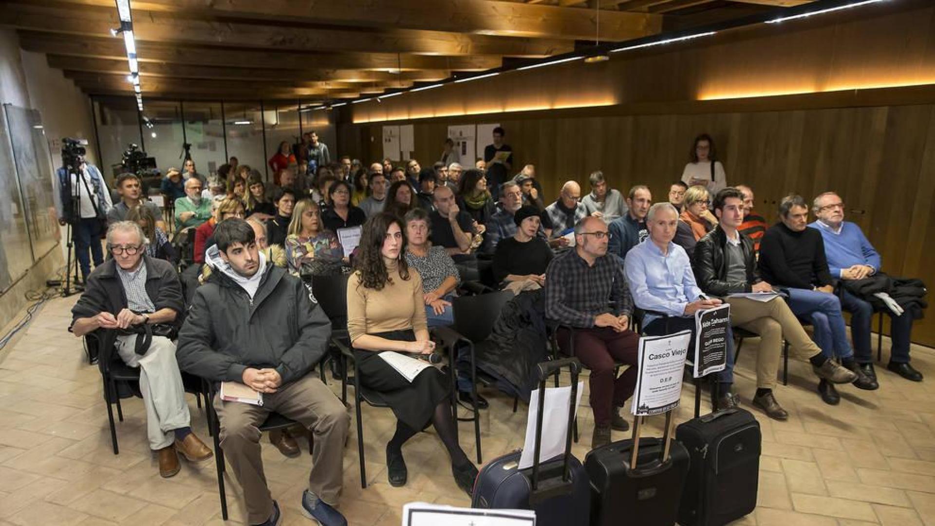 Ruidos y apartamentos turísticos traen un foro tenso del Casco Viejo