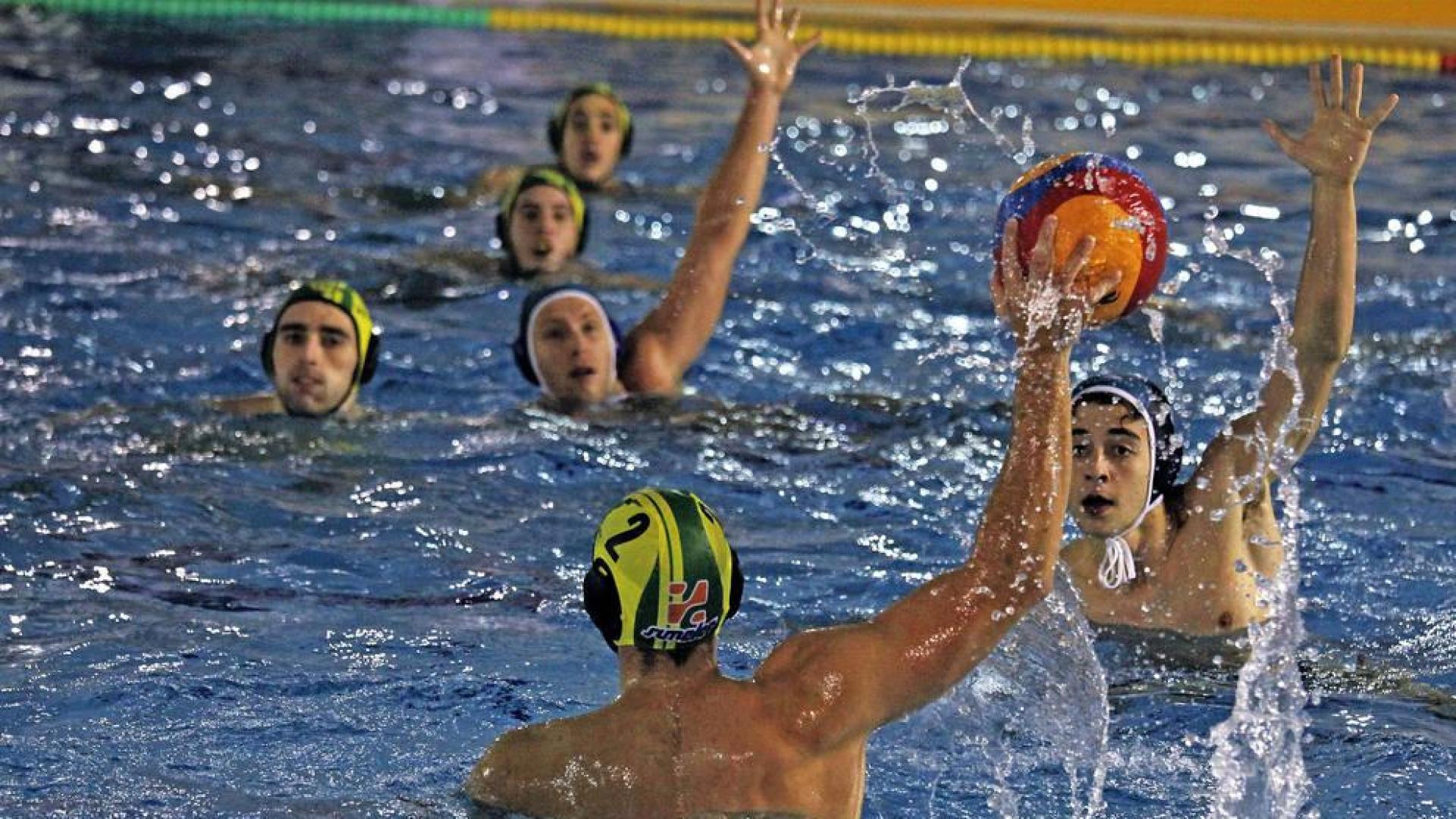 El Waterpolo Navarra se estrena como local