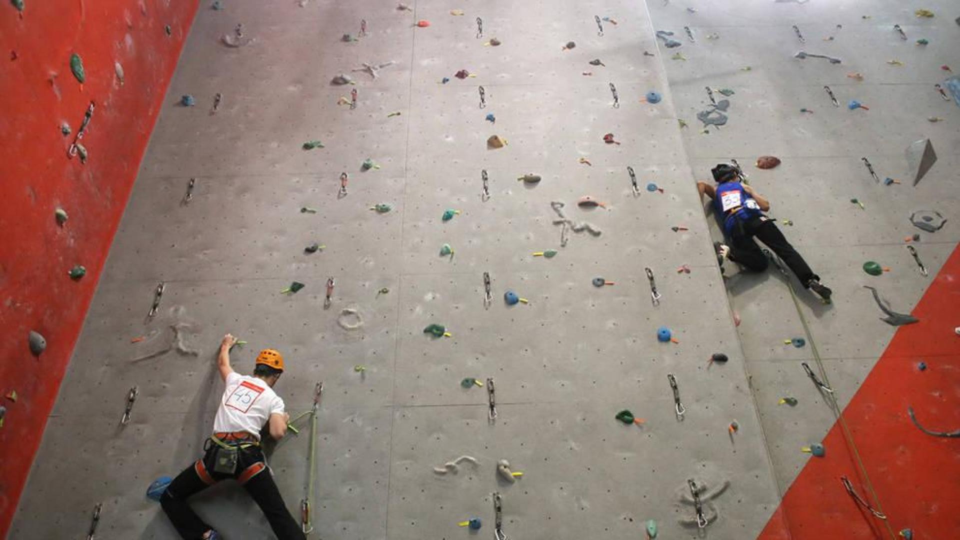 Trasladado tras caer desde una altura de 10 metros en el rocódromo de Berrioplano
