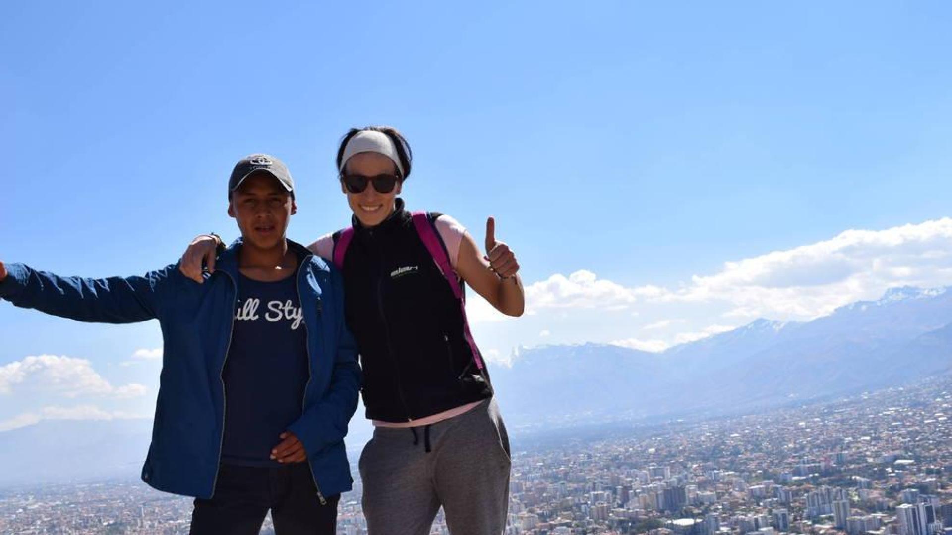 “Que un alumno boliviano me diga que me va a echar de menos me llega al alma”