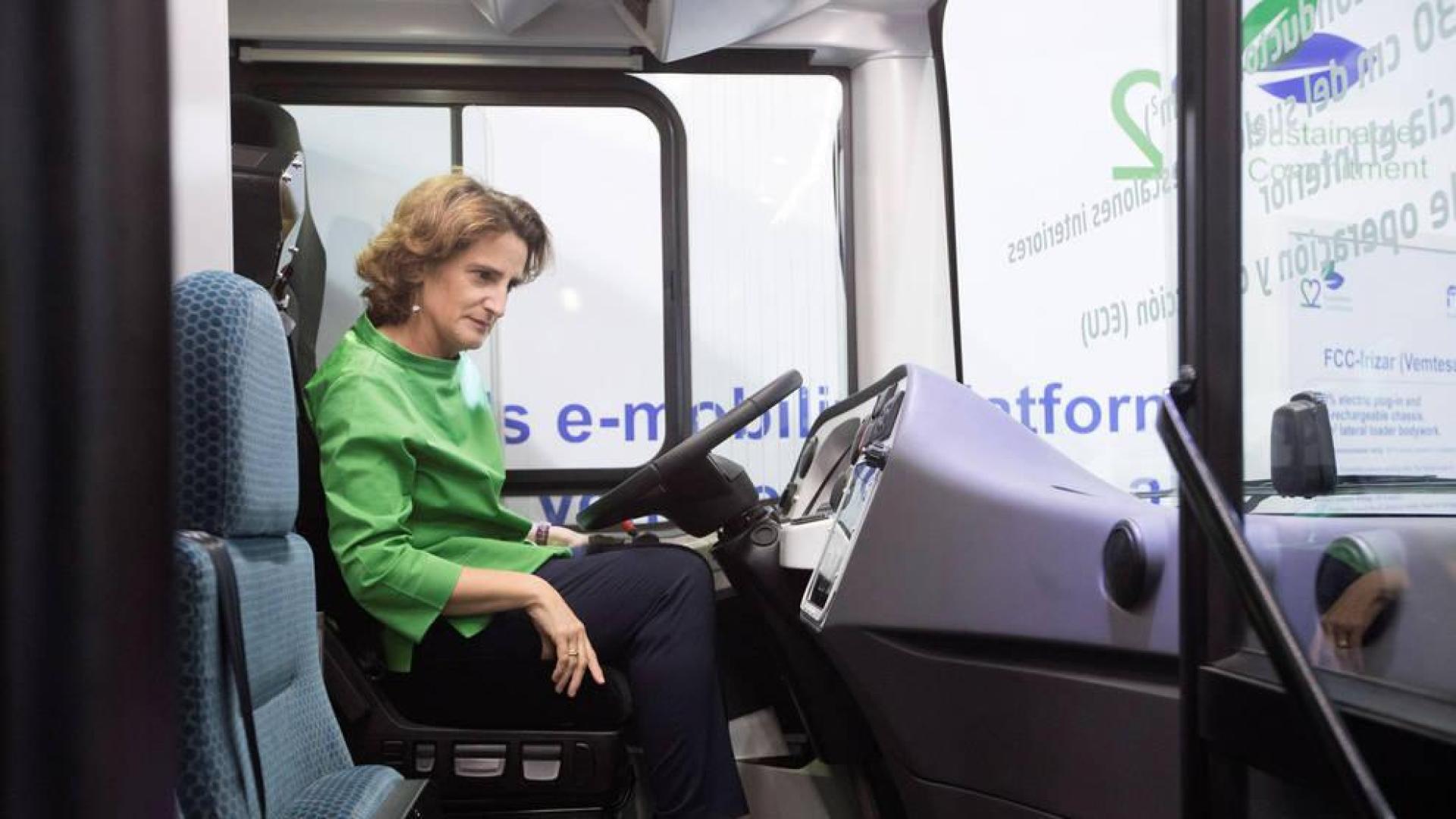 El Gobierno insiste en que es "razonable" el plazo de 20 años para implantar el coche eléctrico
