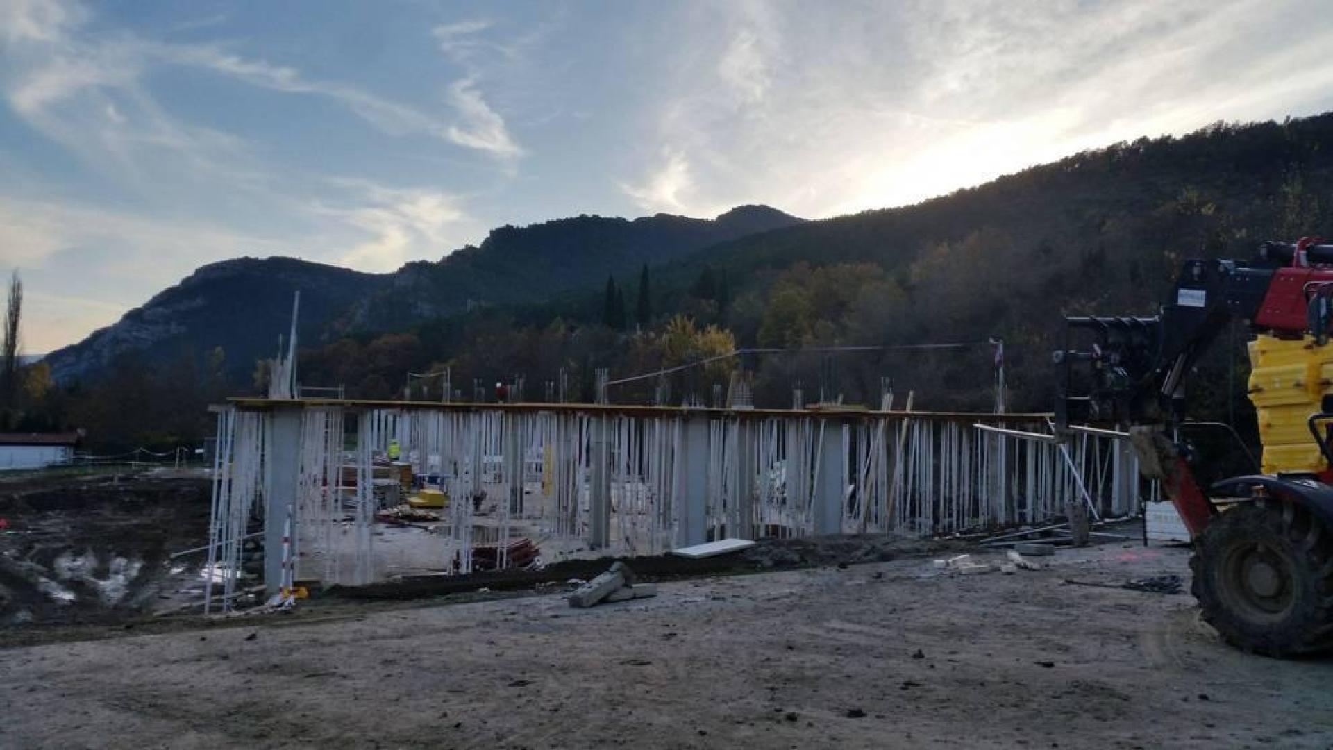 Roncal ve levantar un nuevo colegio 131 años después