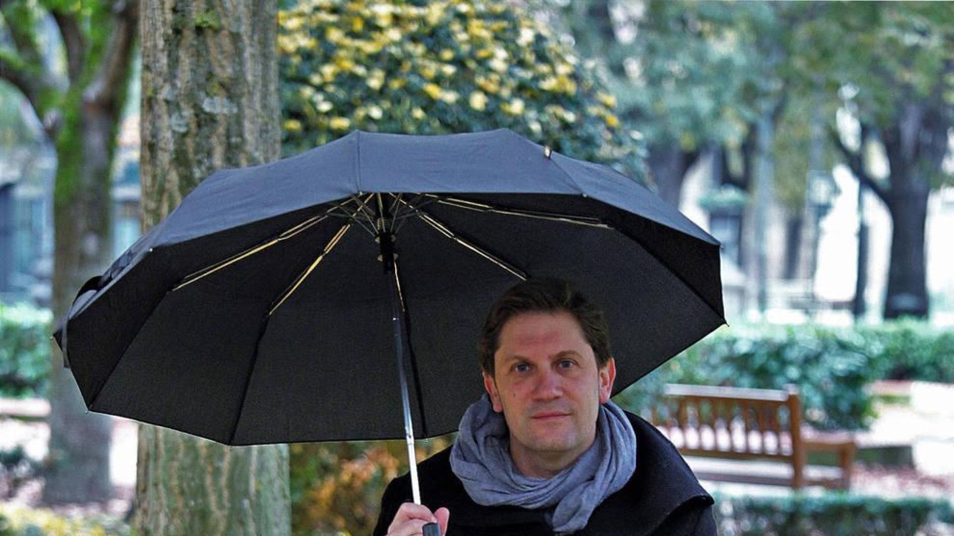 Iñaki Arbilla, escritor: “Una historia de amor rompe las barreras de los pronombres”